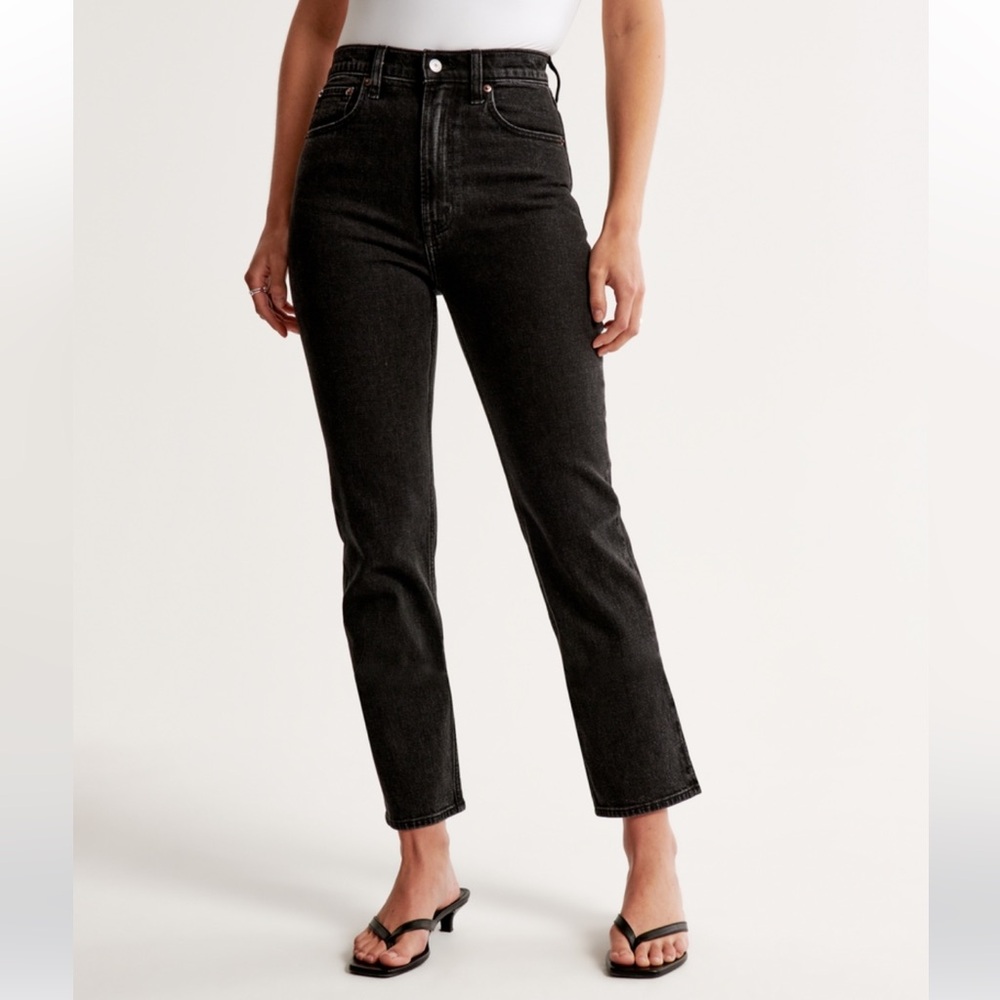 Abercrombie & Fitch The Ankle Straight Ultra High Rise 26 / 2 Short Black Jeans